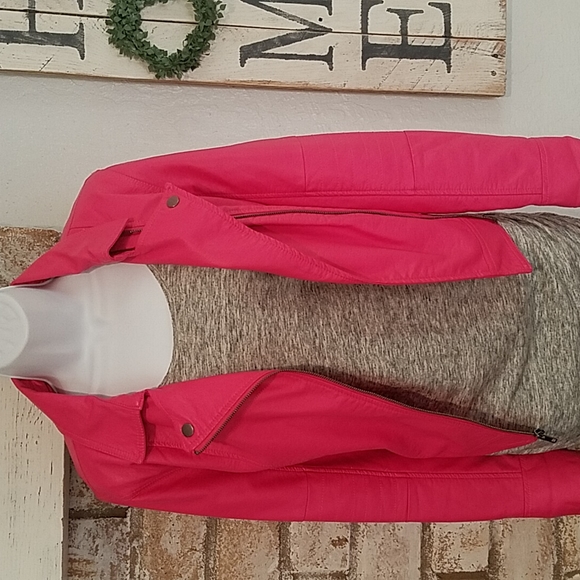 Like New Kut from the Kloth Faux Leather Motorcycle Jacket (Vegan) in Ho… - Picture 5 of 11